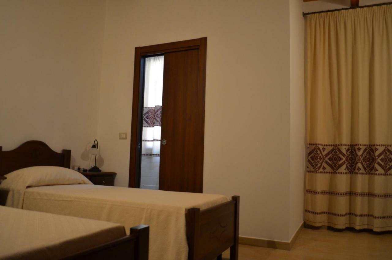 Casa Vacanze La Pavoncella Иглесиас Экстерьер фото