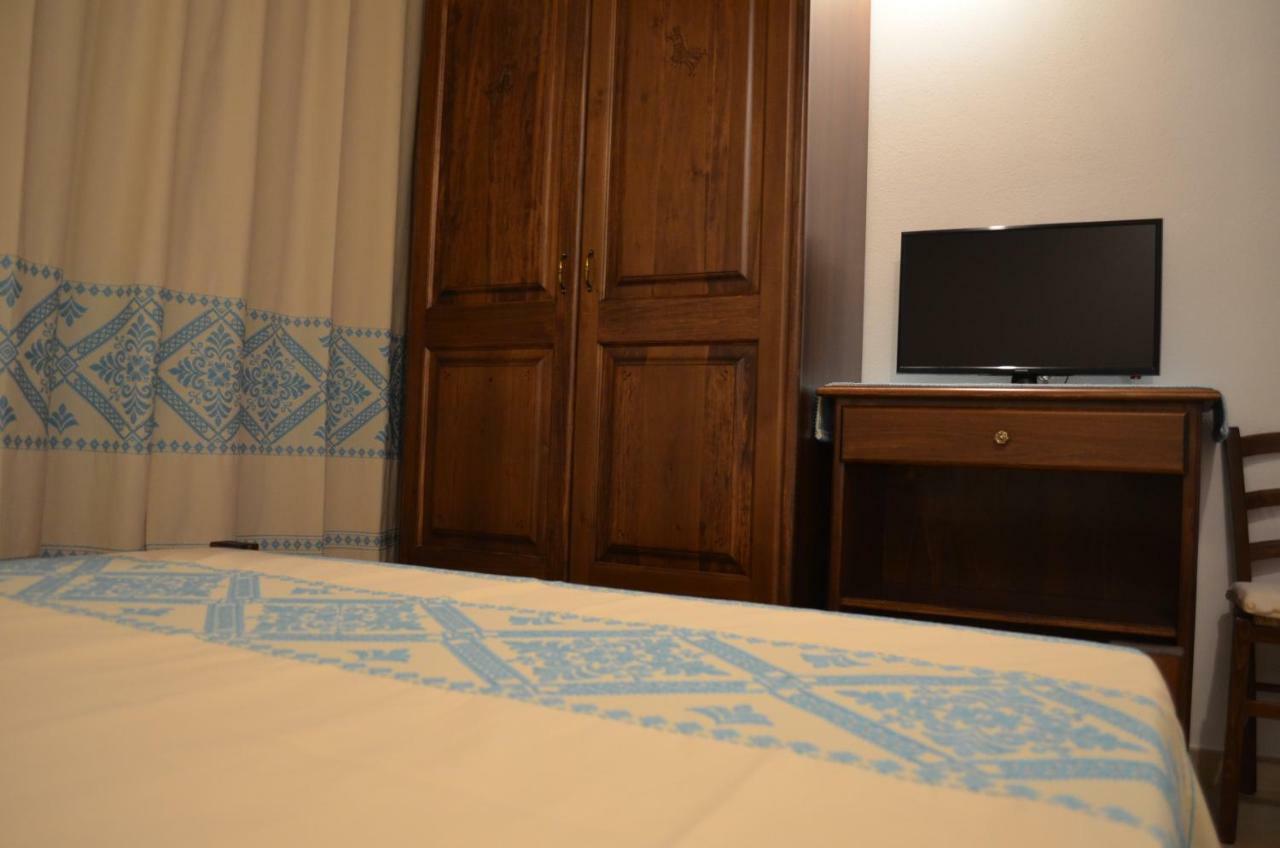 Casa Vacanze La Pavoncella Иглесиас Экстерьер фото