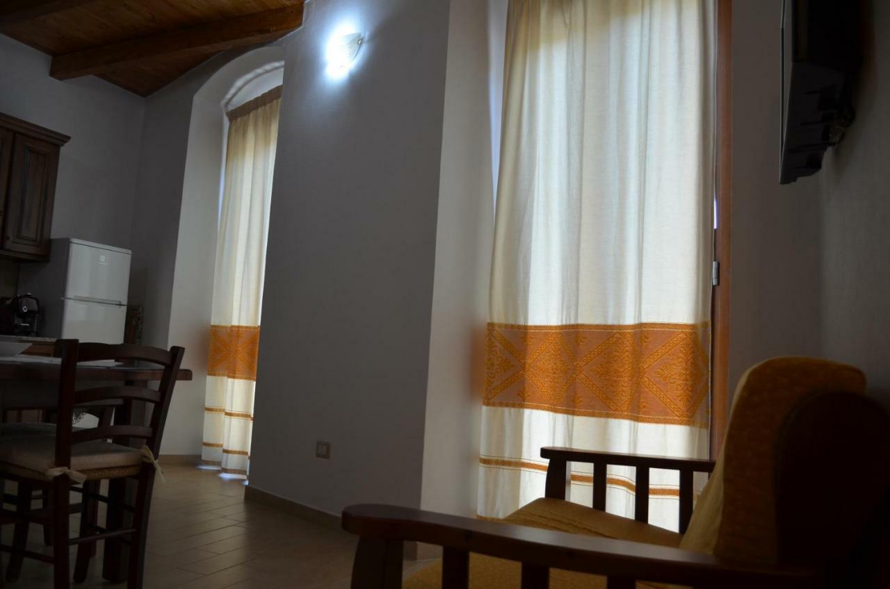 Casa Vacanze La Pavoncella Иглесиас Экстерьер фото